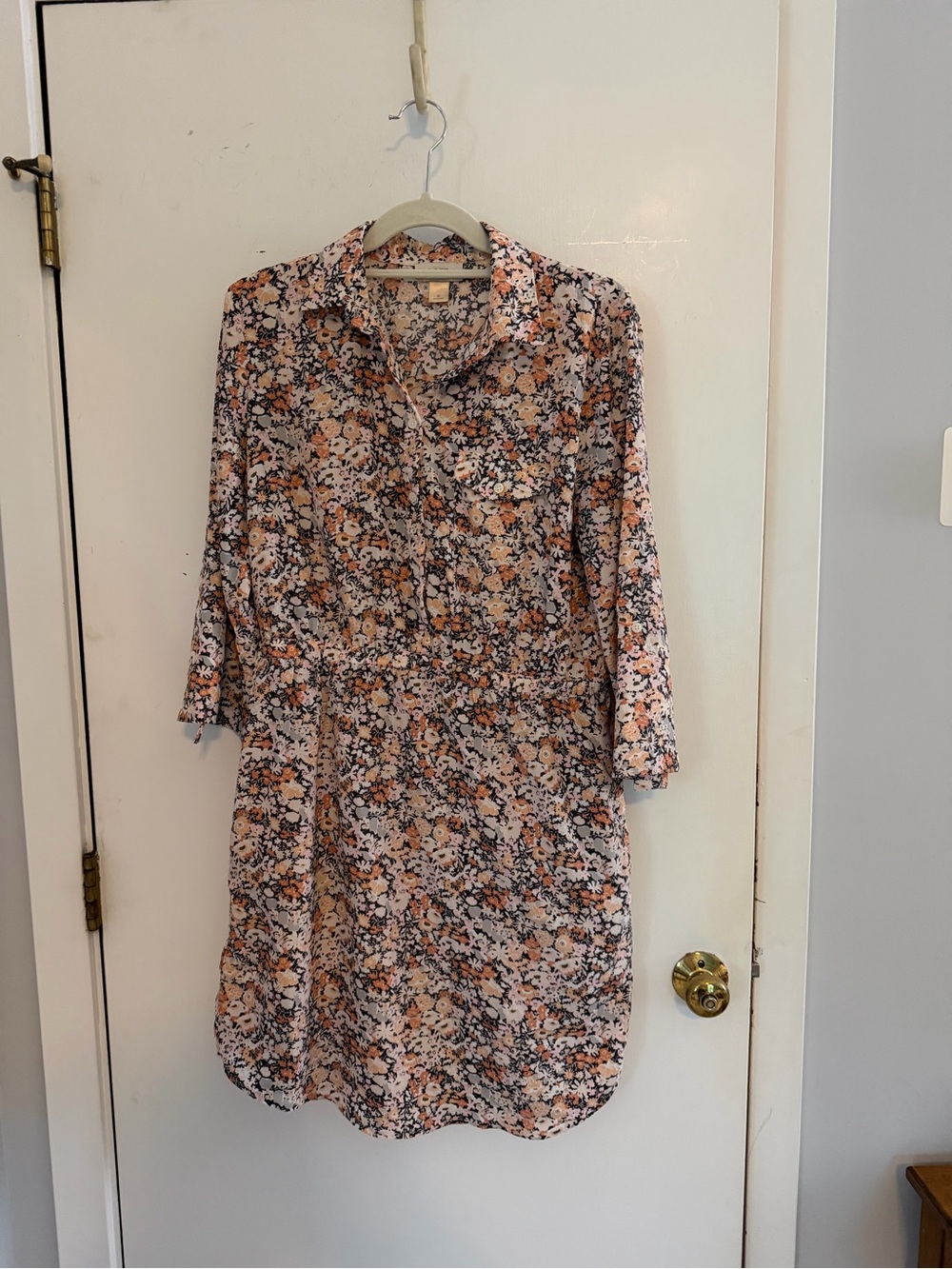 LOFT Floral Button-Front Shirt Dress in Peach and Black | M